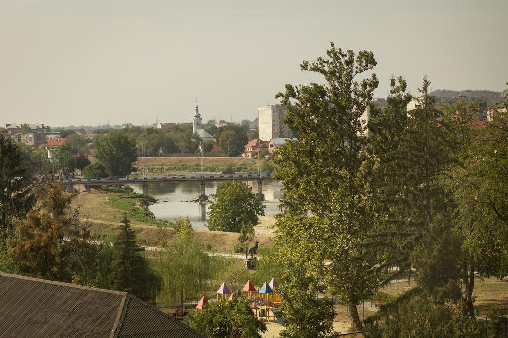 Apartment On Lermontova 35A Мукачево Экстерьер фото